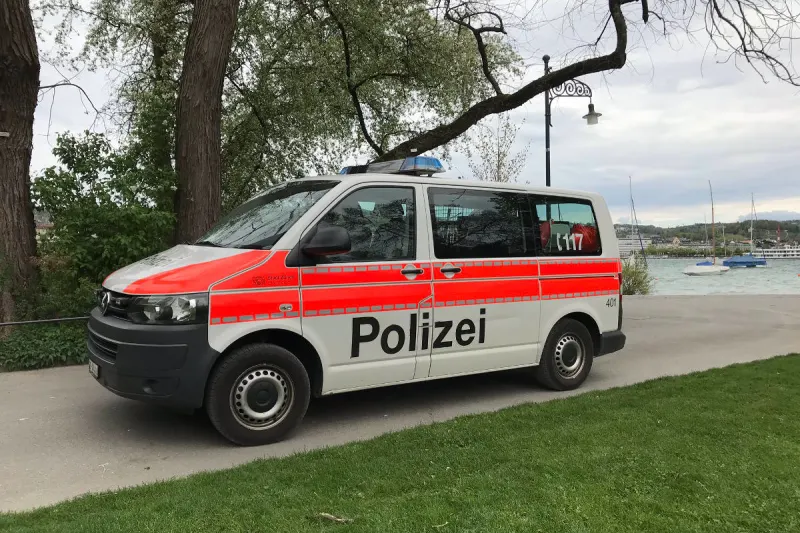 Stadt Zürich - Junge Fussgängerin bei Verkehrsunfall schwer verletzt