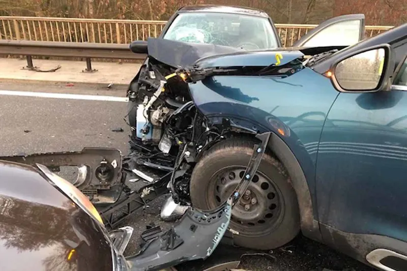 Landau – Eingenickt und Unfall gebaut