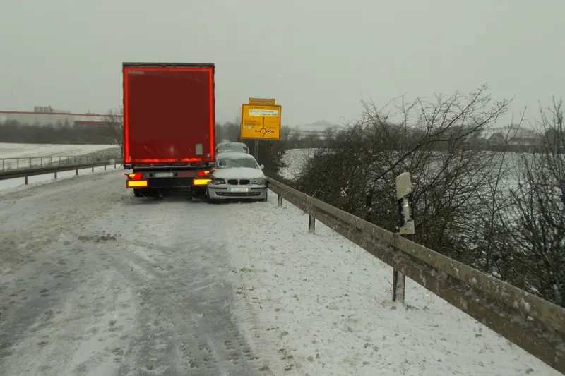 Neuss – Lkw-Fahrer greift beherzt ein