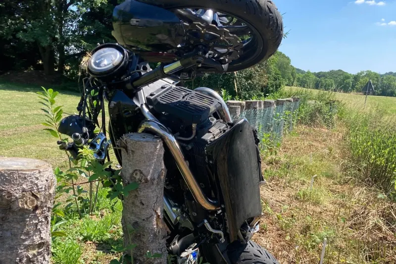 Kürten NW - Motorradfahrer überschlägt sich und wird schwer verletzt