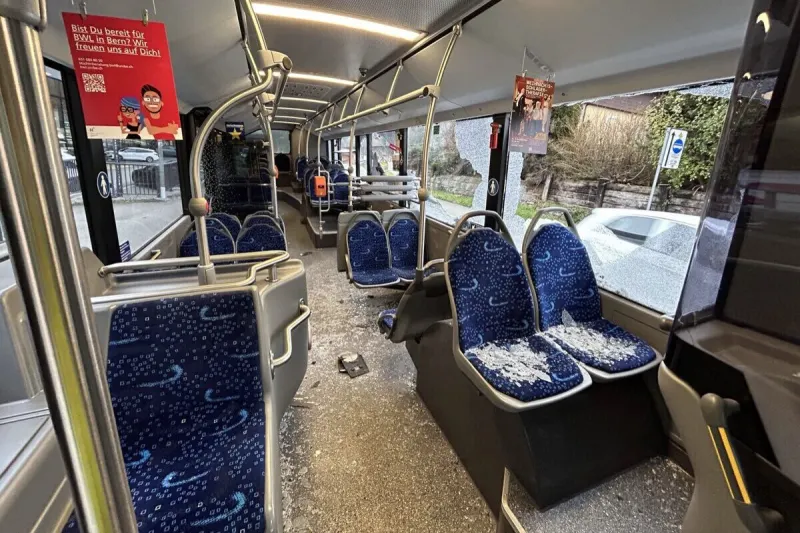 Aarburg AG – Streifkollision zwischen Linienbus und Lastwagen