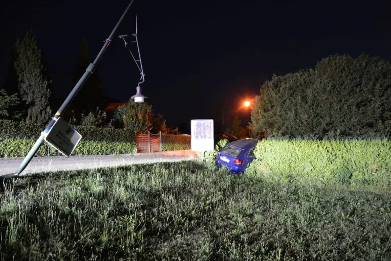 Ramlinsburg BL - 21-Jähriger baut unter Alkoholeinfluss Selbstunfall