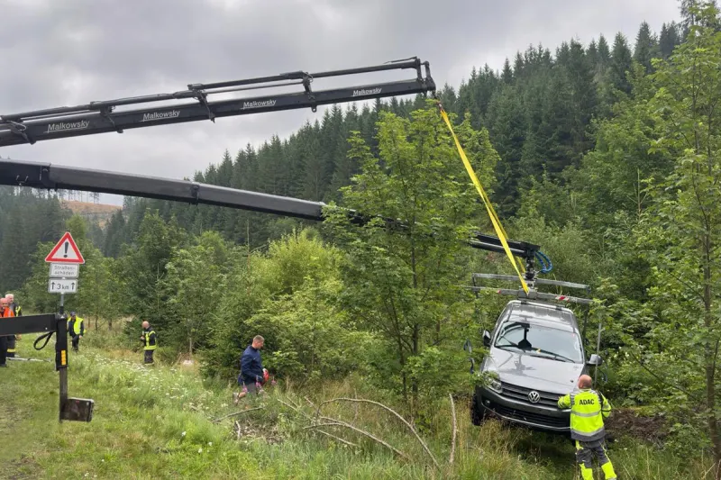 Unfall in Schulenberg NI – Autofahrer (18) bei Alleinunfall verletzt