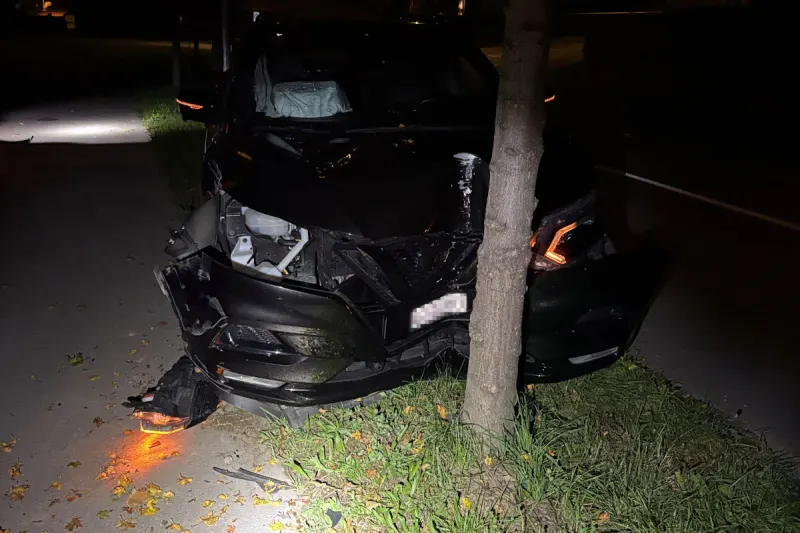 Birmenstorf AG – Wegen Sekundenschlaf mit Auto in Baum gekracht