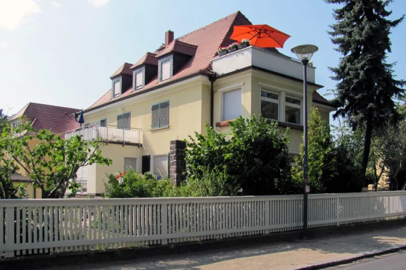 Gmunden - Mann stürzte von Balkon
