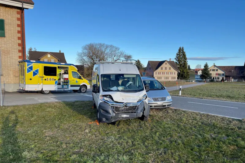 Waldkirch SG – Kollision zwischen zwei Autos