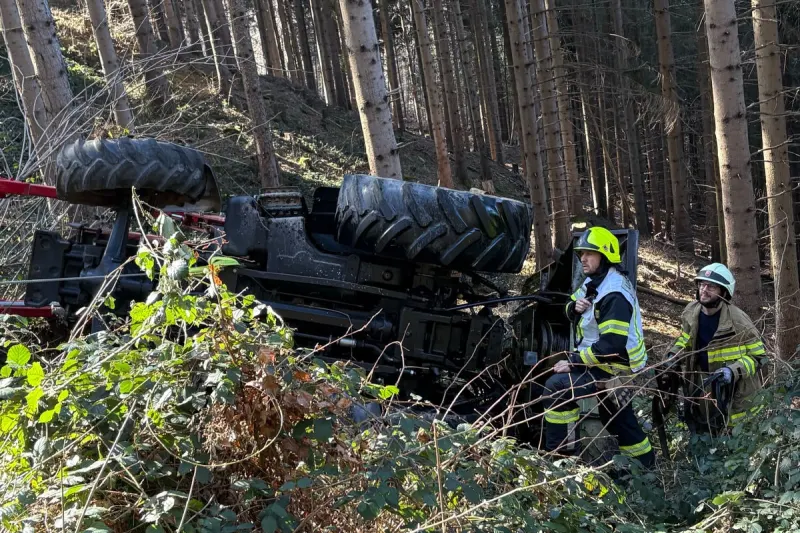 Ludescherberg – Traktor stürzt Hang hinab