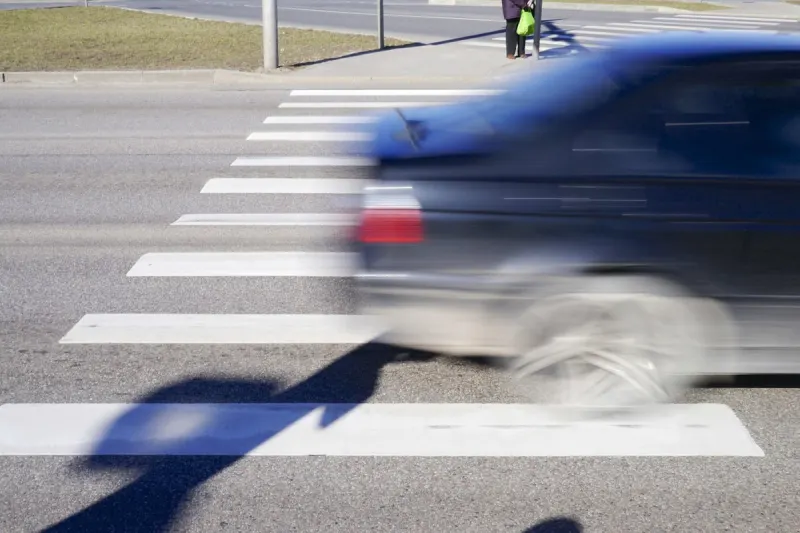 Unfall in Graz ST – Fußgänger am Schutzweg von Pkw erfasst