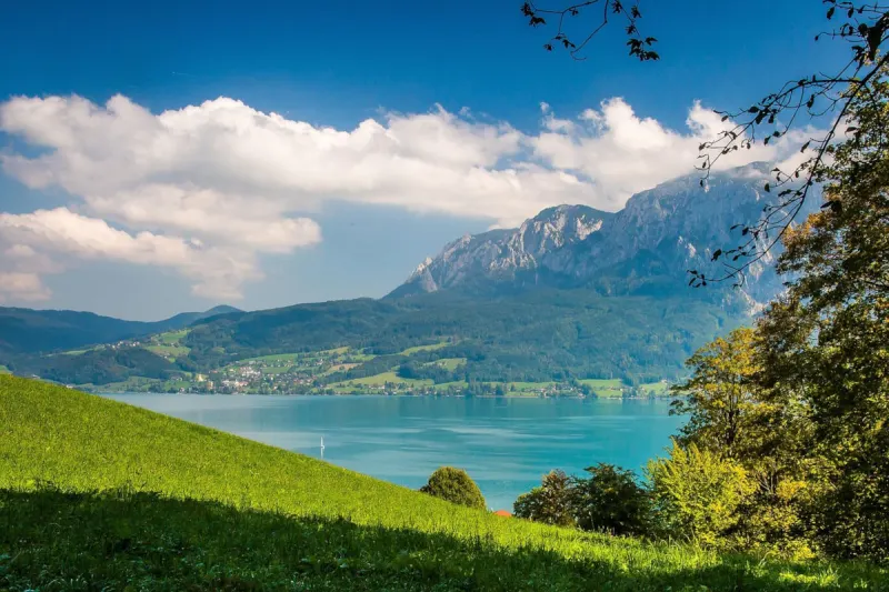 Segelunfall in Weyregg am Attersee OÖ – Mann stark unterkühlt geborgen