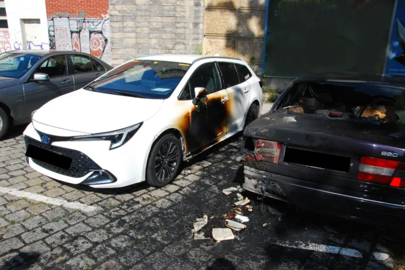 Wien – Zwei Autos bei Brand beschädigt