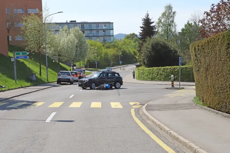 Stadt St. Gallen - Töfflenker verletzt, Motorrad Totalschaden