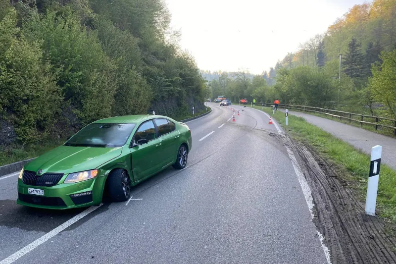 Uster ZH – Aathalstrasse wegen Verkehrsunfall für mehrere Stunden gesperrt
