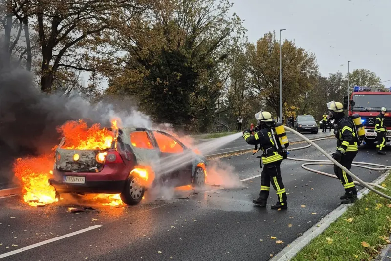 Celle NI – Auto nach Unfall in Vollbrand