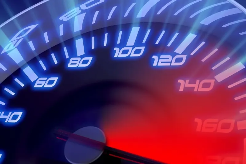Dortmund - Mit 130 km/h in der 50er Zone einen Polizisten überholt