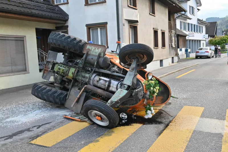 Lüchingen SG – Vier Verletzte bei Verkehrsunfall mit Traktor