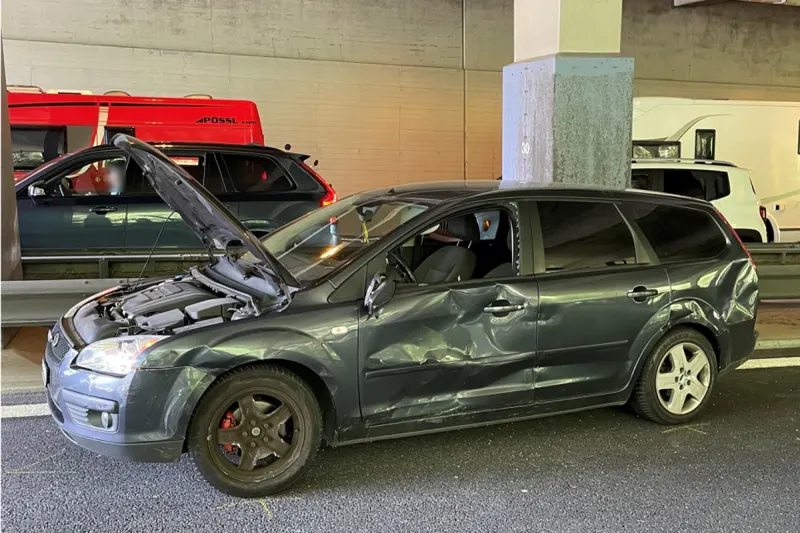 Göschenen UR -Lastwagen übersieht Auto
