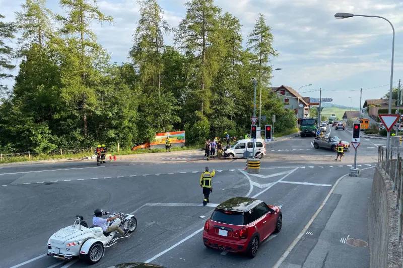 Menzingen ZG – Zwei Personen bei Kollision verletzt