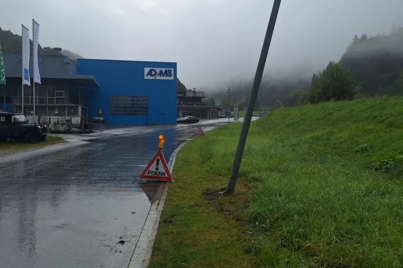 Mezzaselva GR – Lenker fährt trotz Unfall weiter