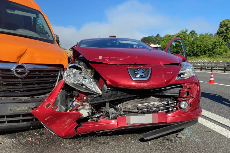 A1 Baden AG – Motorradlenkerbei Unfall schwer verletzt