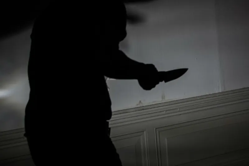 Stuttgart - 19-Jähriger greift Arbeiter mit Messer an