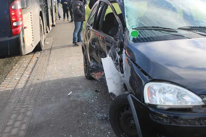 Preußisch Oldendorf - 15-Jähriger bei Busunfall verletzt