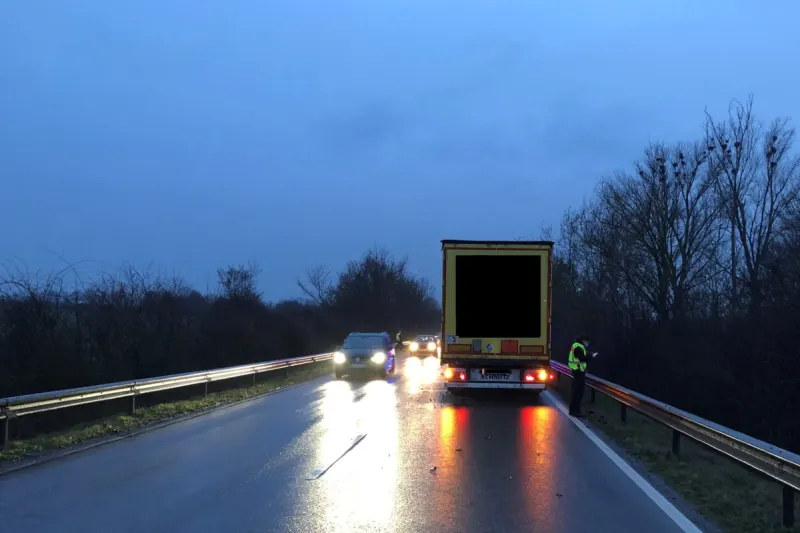 Worms – Zwischen zwei Lkw eingeklemmt