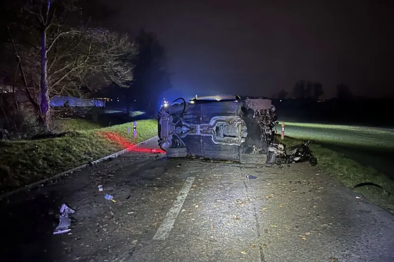 Unterlunkhofen AG – Lenker bei Unfall eingeklemmt und schwer verletzt