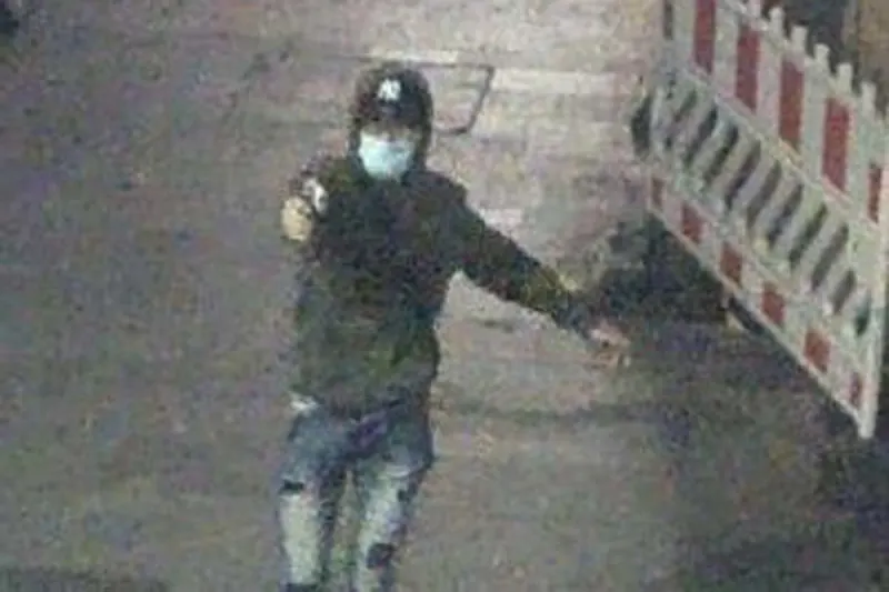 Berlin - Auf 18-Jährigen geschossen - Wer kennt diesen Mann?