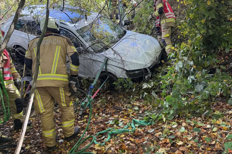 Unfall bei Siglistorf AG – Lenker stürzt Abhang hinab