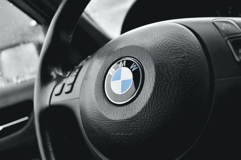 Saarlouis - Drift-Versuch endet mit Unfall