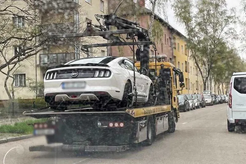 Berlin - Illegales Rennen - Zwei Sportwagen beschlagnahmt!