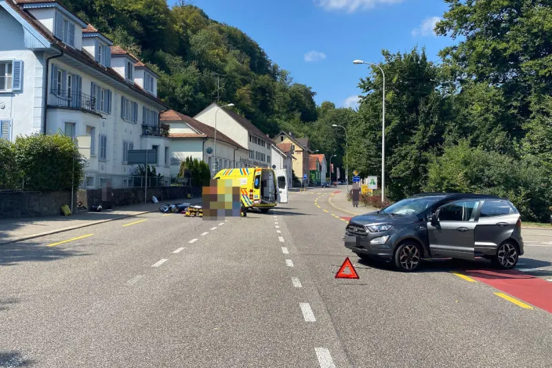 Olten SO – Motorradfahrer und Sozia bei Kollision mit Auto schwer verletzt