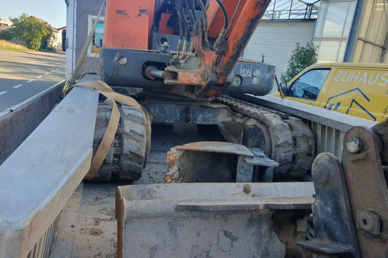 A6 St. Leon-Rot BW – Lkw überladenen mit ungesicherter Ladung