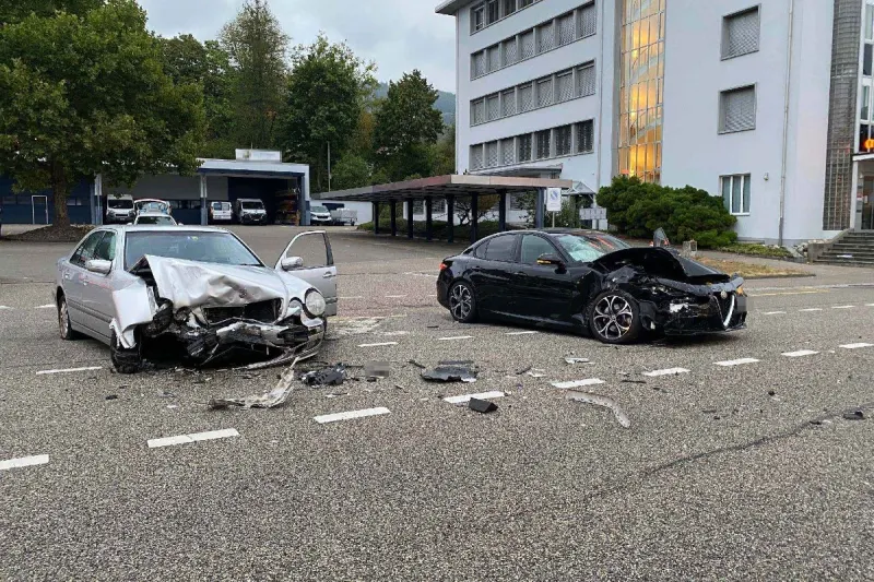 Wangen bei Olten SO - Heftige Kollision zwischen Mercedes und Alfa 