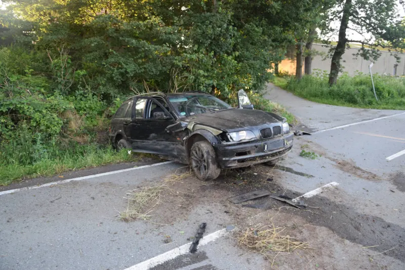 Herford – Betrunken Unfall gebaut – Fahrer und Beifahrer flüchten zu Fuß
