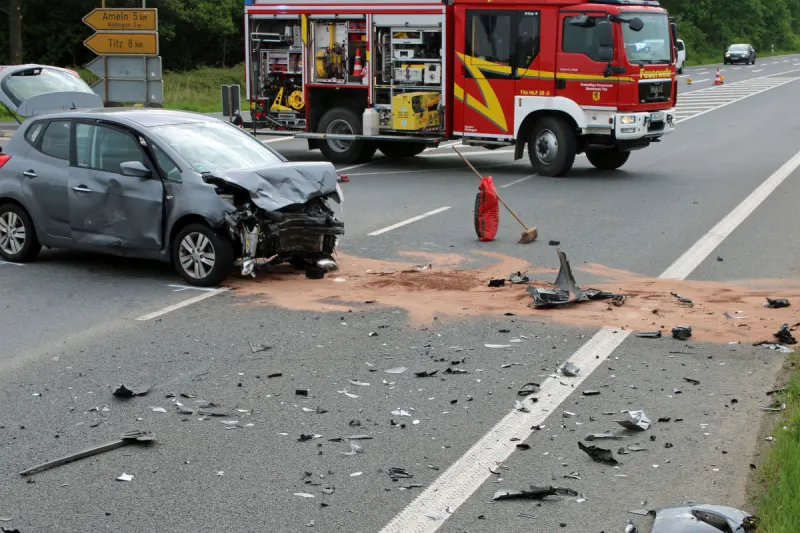 Unfall in Titz – Feuerwehr rettet schwer verletzte Autofahrerin