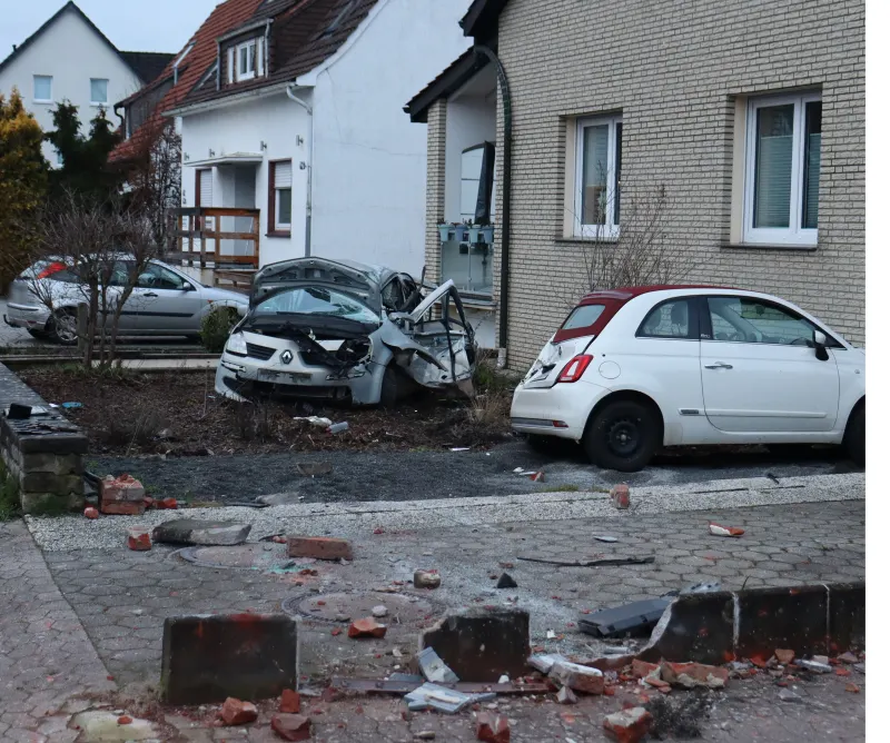 Bünde – Zeugen halten flüchtigen Fahrer nach Verkehrsunfall auf