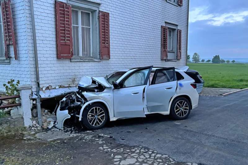 Unfall in Heldswil TG – Alkoholisiert gegen Hauswand gekracht