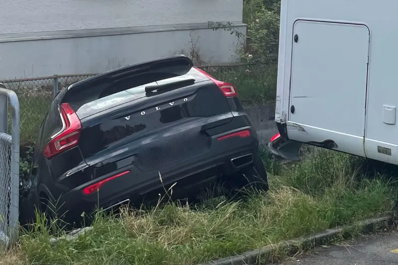 Kriens LU - Selbstunfall mit Personenwagen