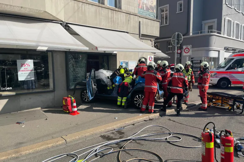 Zürich – Verkehrsunfall fordert mehrere verletzte Personen