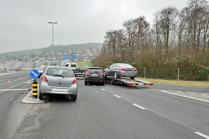 Inwil LU – Drei Fahrzeuge in Unfall verwickelt