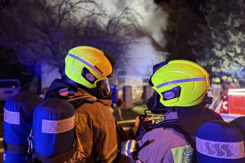 Berlin BE – Siebenjähriges Kind stirbt bei Wohnhausbrand