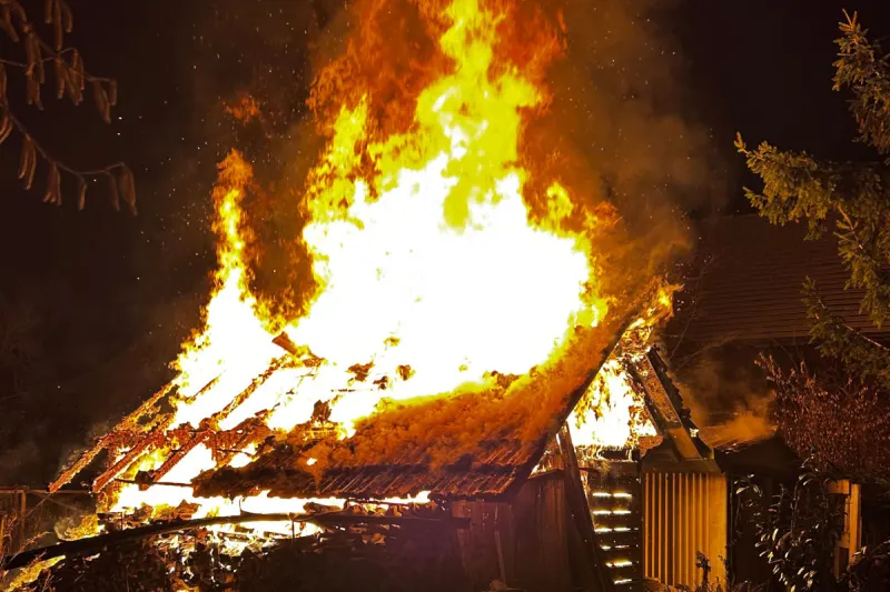 Ermatingen TG – Holzschopf bei nächtlichem Brand zerstört