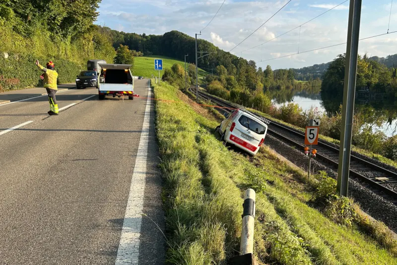 Unfall in Kradolf TG – Lieferwagen stürzt Böschung hinab