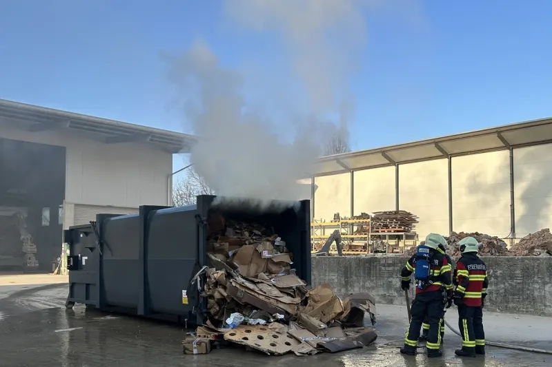 Tobel TG – Brand in einer Kartonpresse