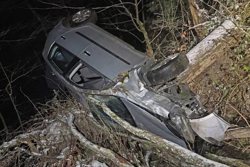 Au TG – Auto überschlägt sich bei Unfall mehrfach 