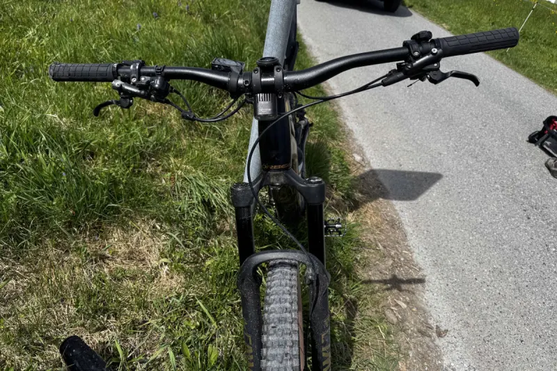 St.Gallen – Velofahrerin und Fussgängerin bei Unfall verletzt