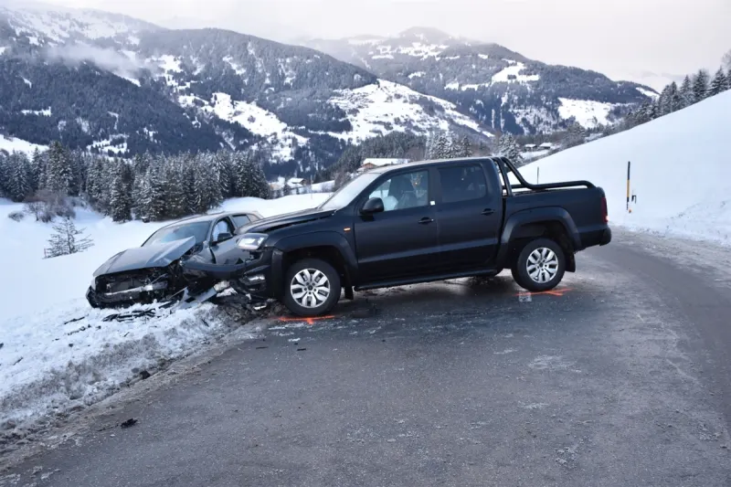 Obersaxen GR – Schneematsch führt zu Unfall 