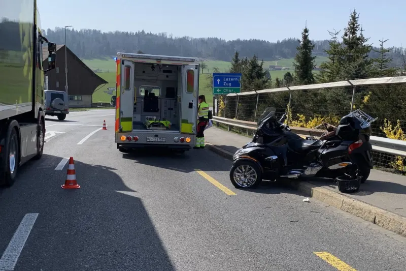 Wädenswil ZH – Motorfahrzeuglenkerin bei Verkehrsunfall verletzt
