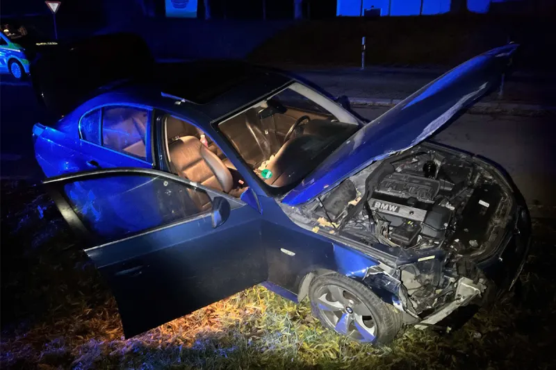 Soest – Flucht mit BMW vor Polizei endet mit Unfall 